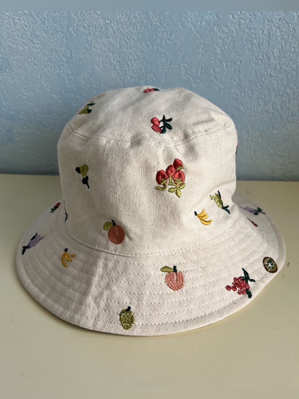 Madewell Embroidered Fruit Bucket Hat – Cream Cotton S/M - Picture 2 of 7